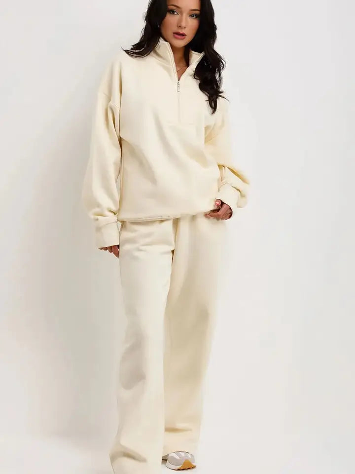 Sweatshirt with Straight-Leg Jogger