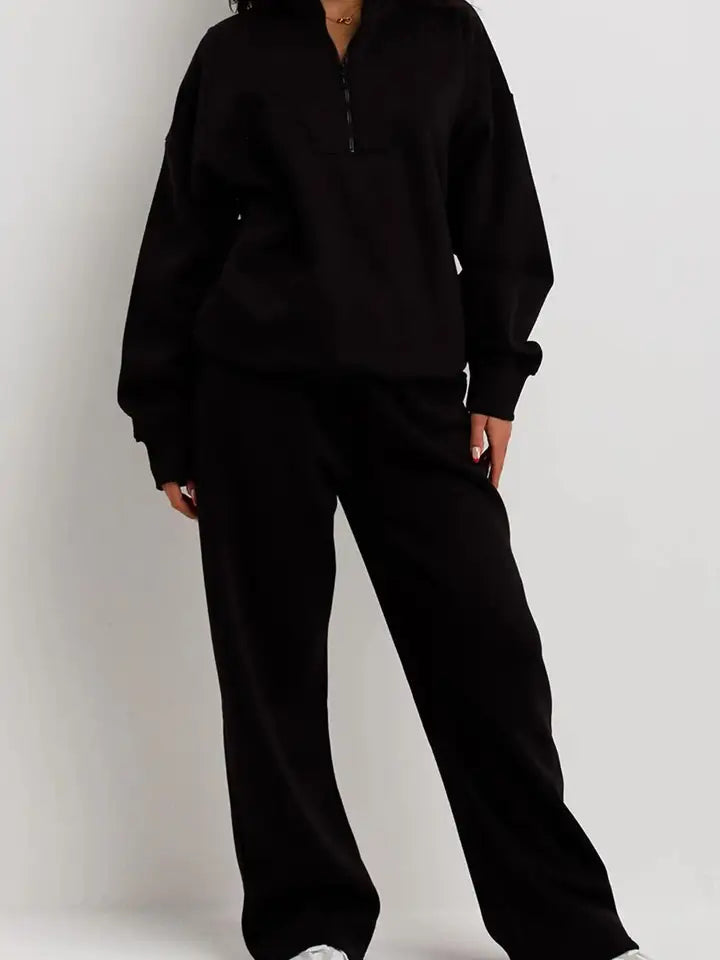 Sweatshirt with Straight-Leg Jogger