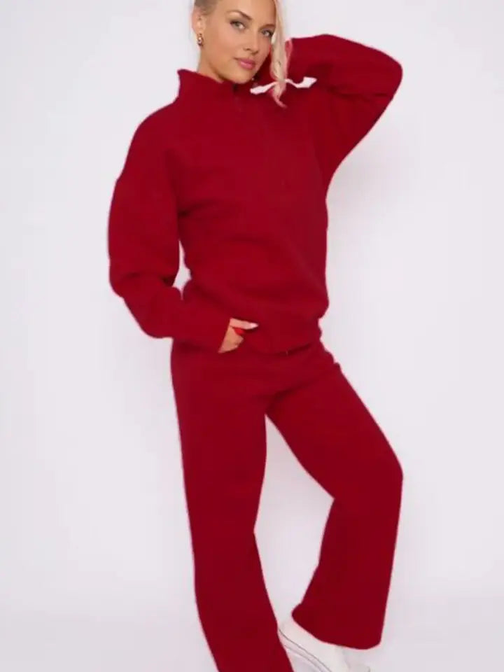 Sweatshirt with Straight-Leg Jogger